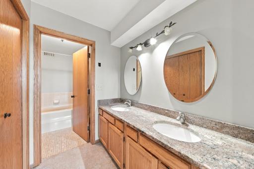 1021 Sibley Memorial Highway, 404, Mendota Heights, MN 55118