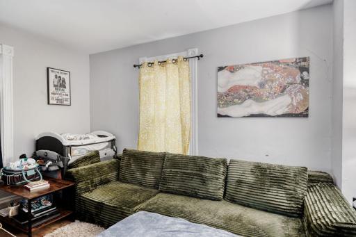 2706 15th Ave S - Web Quality - 006 - 06 Living Room.jpg