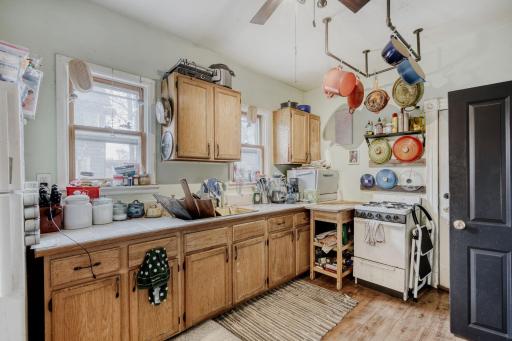 2706 15th Ave S - Web Quality - 010 - 10 Kitchen.jpg