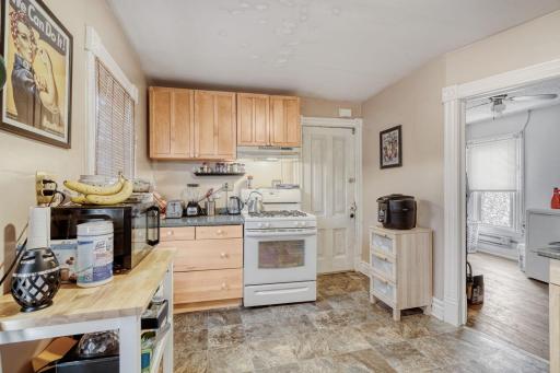2706 15th Ave S - Web Quality - 011 - 11 Kitchen.jpg