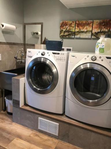 drift wood laundry 1.jpg