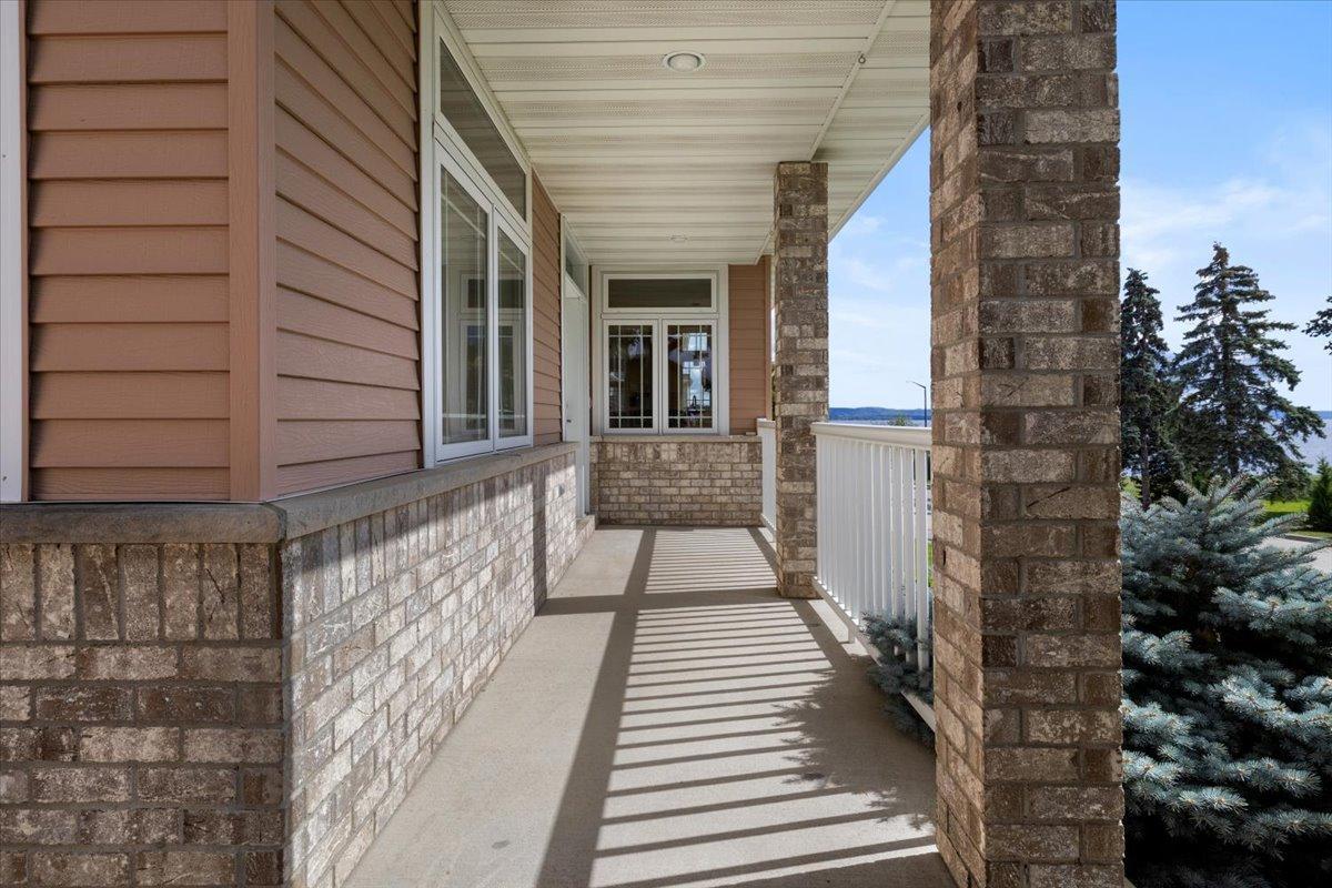 Side Deck overlooking Lake Pepin