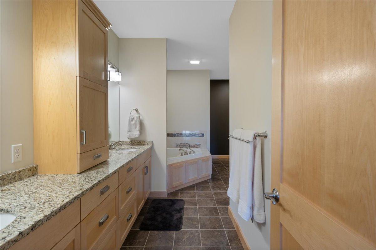 Primary Full Bath w/ Walk-In Closet