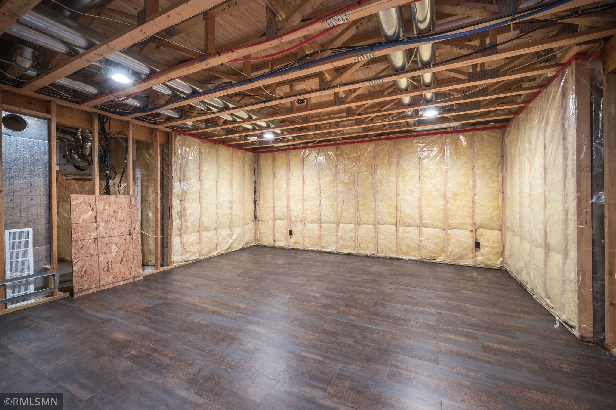 60639 211th St Eagle Lake MN-65.jpg