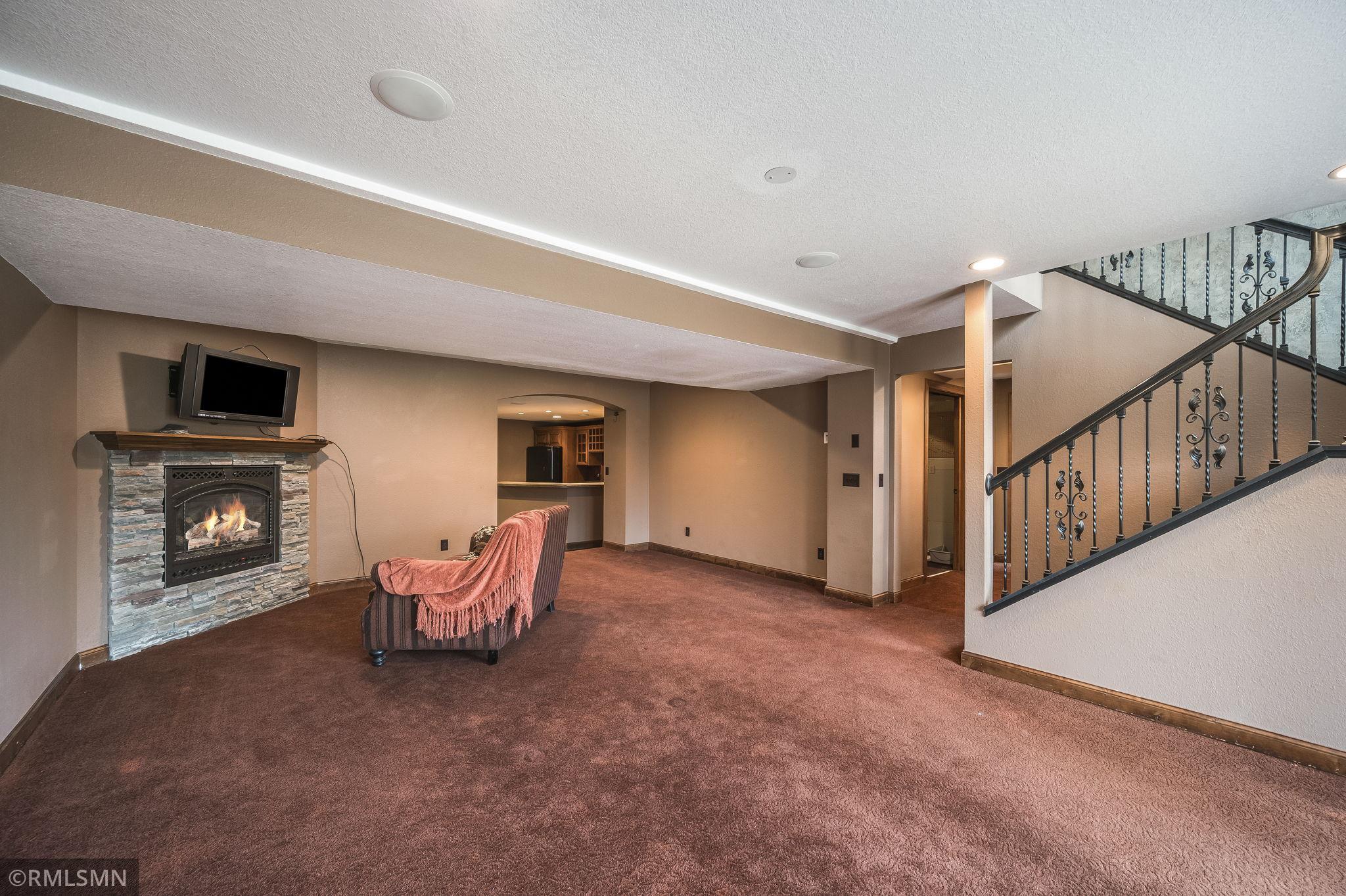 60639 211th St Eagle Lake MN-56.jpg