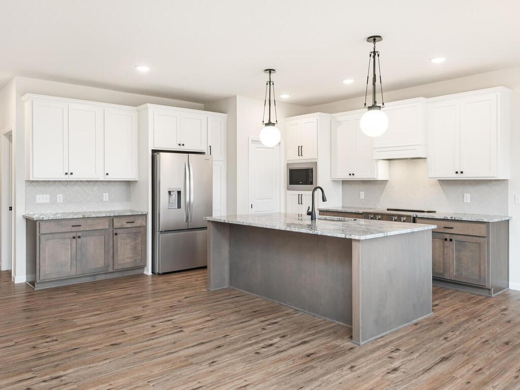 832 Forest Edge Dr Jordan MN