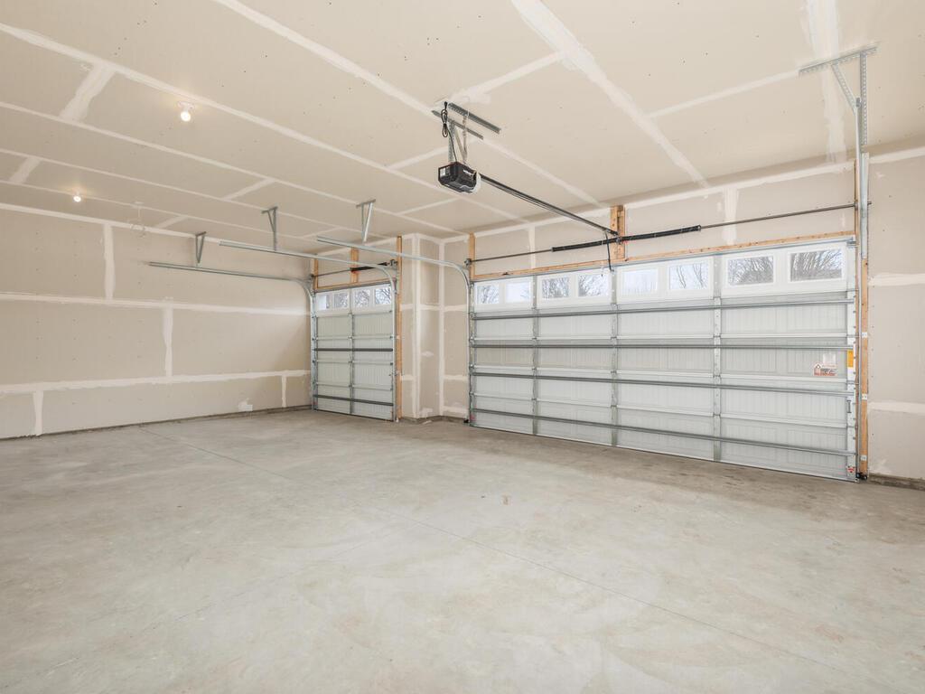 832 Forest Edge Dr Jordan MN