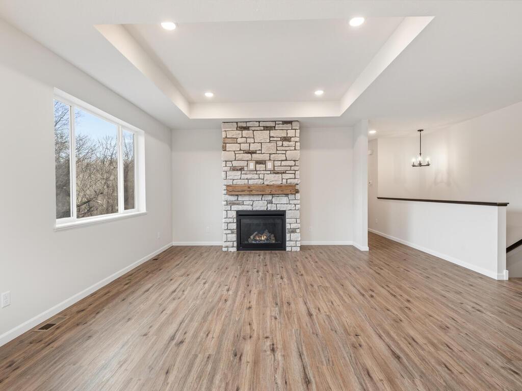 832 Forest Edge Dr Jordan MN