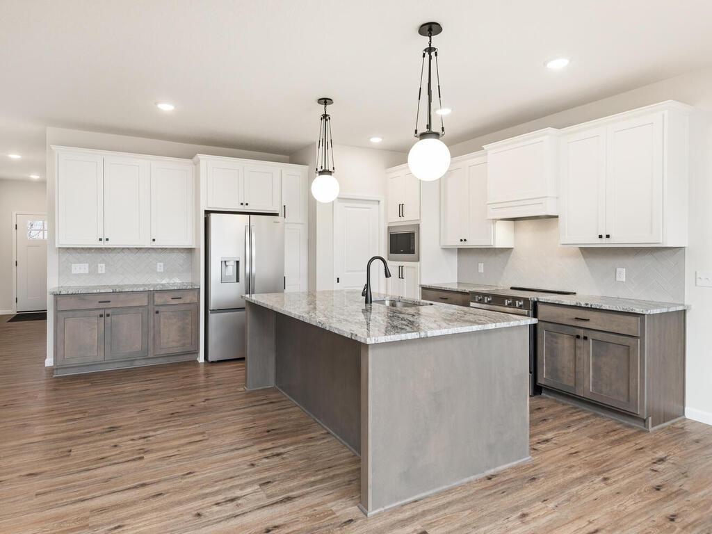 832 Forest Edge Dr Jordan MN