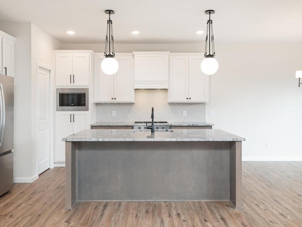 832 Forest Edge Dr Jordan MN