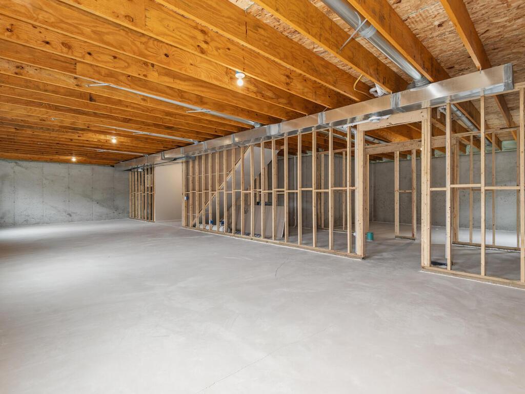 832 Forest Edge Dr Jordan MN