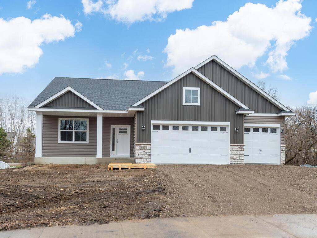 832 Forest Edge Dr Jordan MN