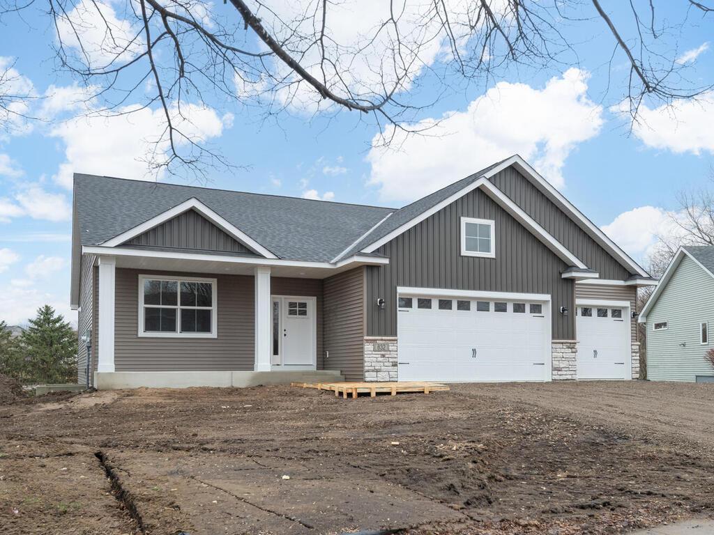 832 Forest Edge Dr Jordan MN