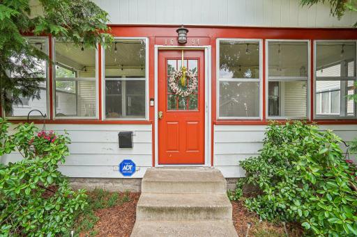1694 Ivy Avenue E, Saint Paul, MN 55106