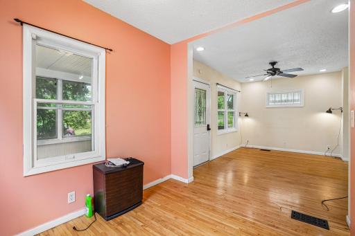 1694 Ivy Avenue E, Saint Paul, MN 55106