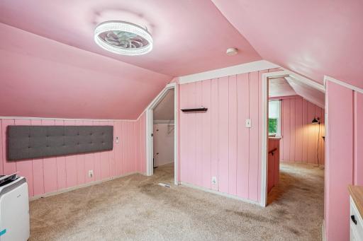 1694 Ivy Avenue E, Saint Paul, MN 55106