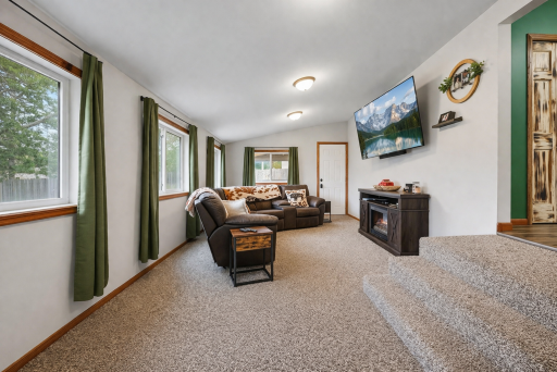 510 N Montgomery Avenue, Le Center, MN 56057
