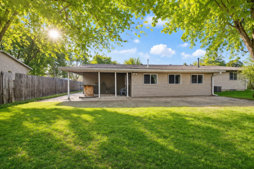 510 N Montgomery Avenue, Le Center, MN 56057