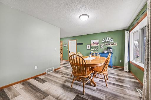 510 N Montgomery Avenue, Le Center, MN 56057