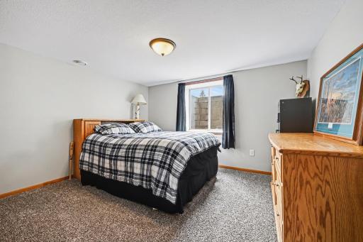 510 N Montgomery Avenue, Le Center, MN 56057