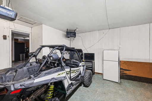 Oversized 2 car Heated and Insulated Garage