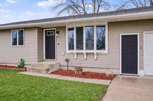 510 N Montgomery Avenue, Le Center, MN 56057