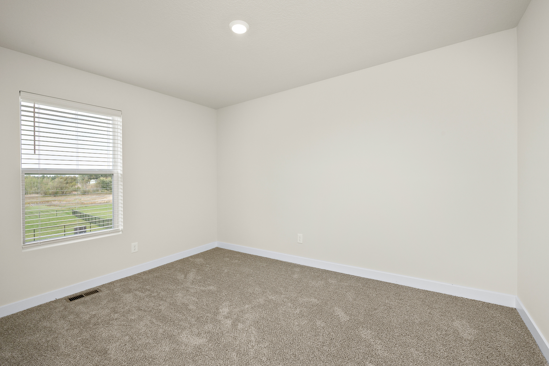 Locke Bedroom 2 L.png