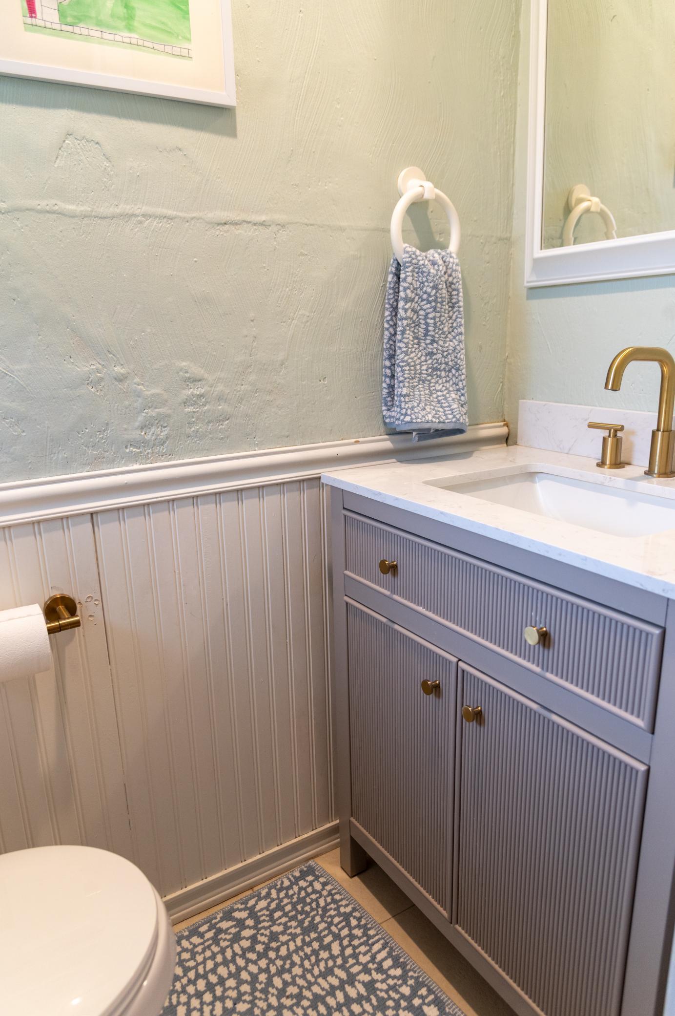 Half bathroom in 2nd bedroom