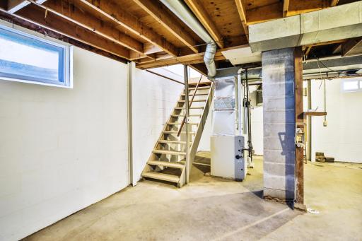 709 8th Avenue NW, Waseca, MN 56093