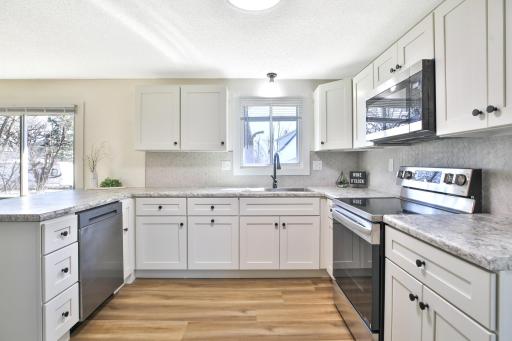 709 8th Avenue NW, Waseca, MN 56093