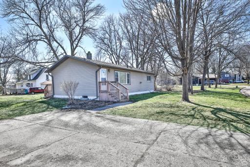 709 8th Avenue NW, Waseca, MN 56093