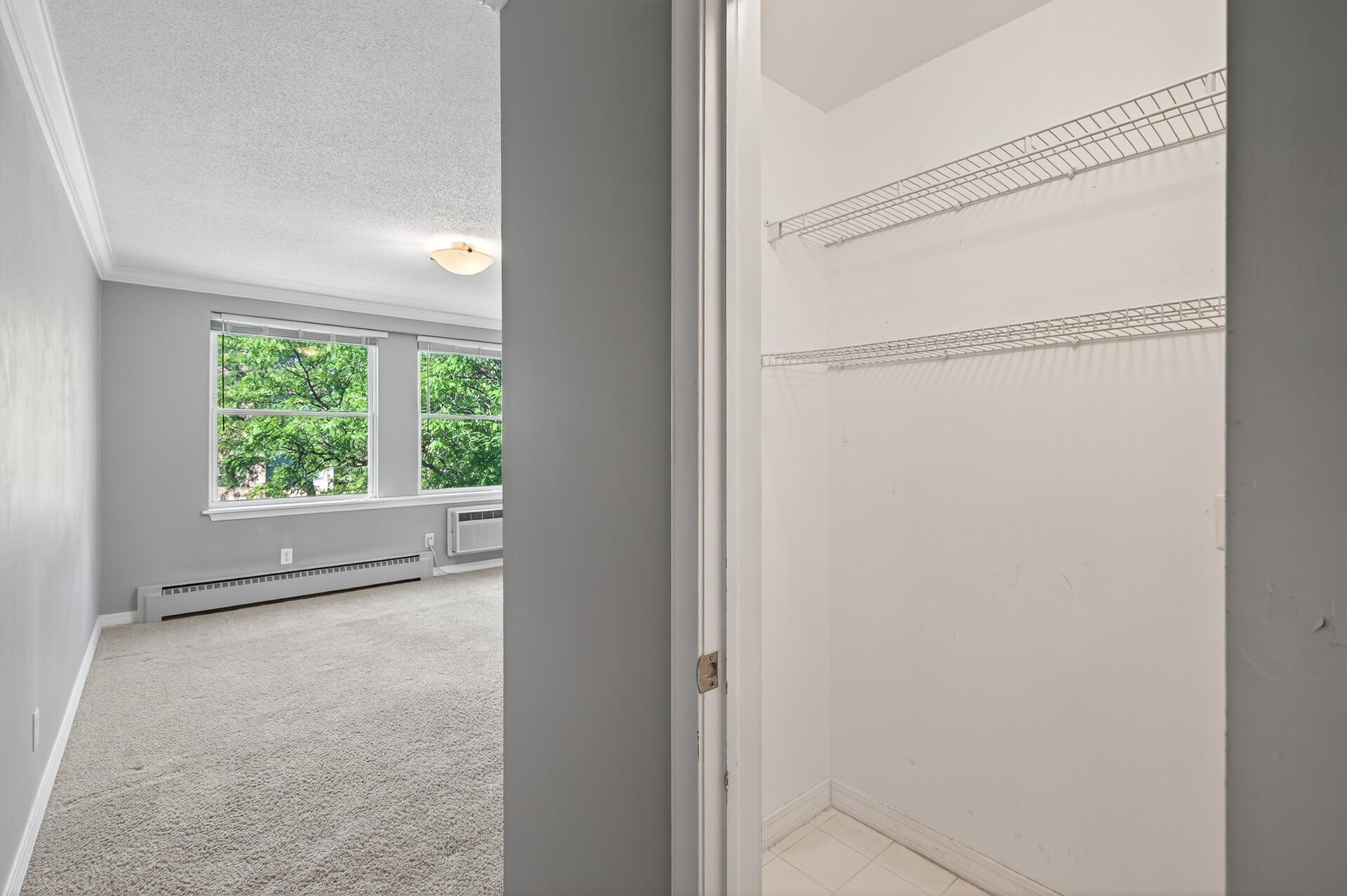 In Unit Washer & Dryer Hookups