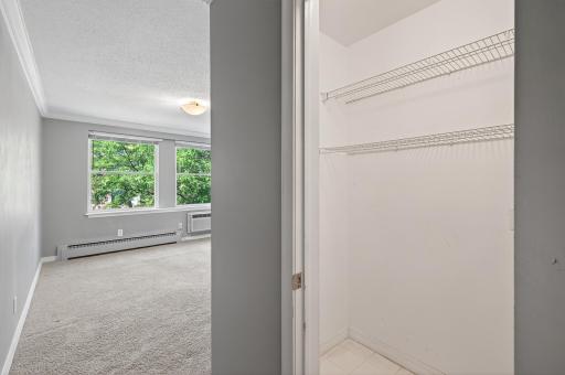 821 Douglas Avenue, 204, Minneapolis, MN 55403
