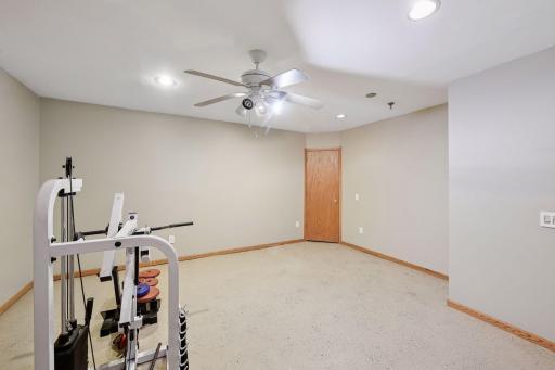 20911 Jameswood Court, Lakeville, MN 55044