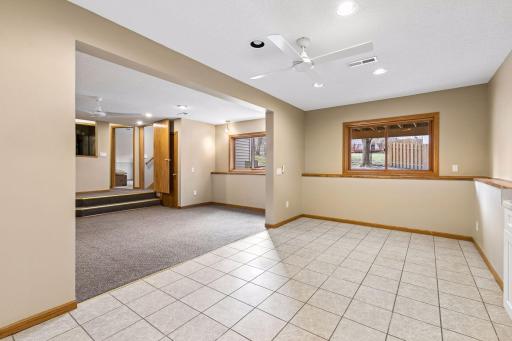 20911 Jameswood Court, Lakeville, MN 55044
