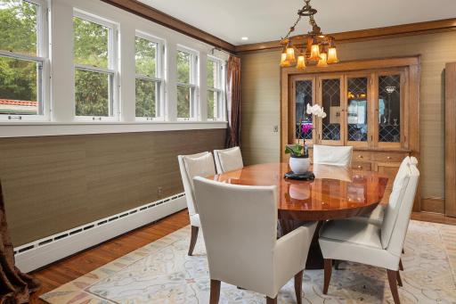 2554 W Lake Of The Isles Parkway, Minneapolis, MN 55405