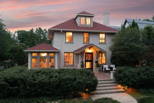 2554 W Lake Of The Isles Parkway, Minneapolis, MN 55405