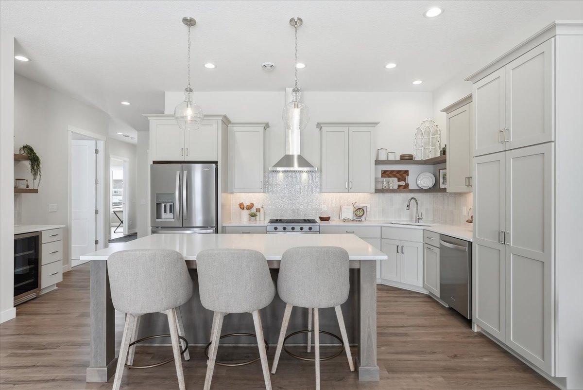 10-Kitchen & Dining.jpg