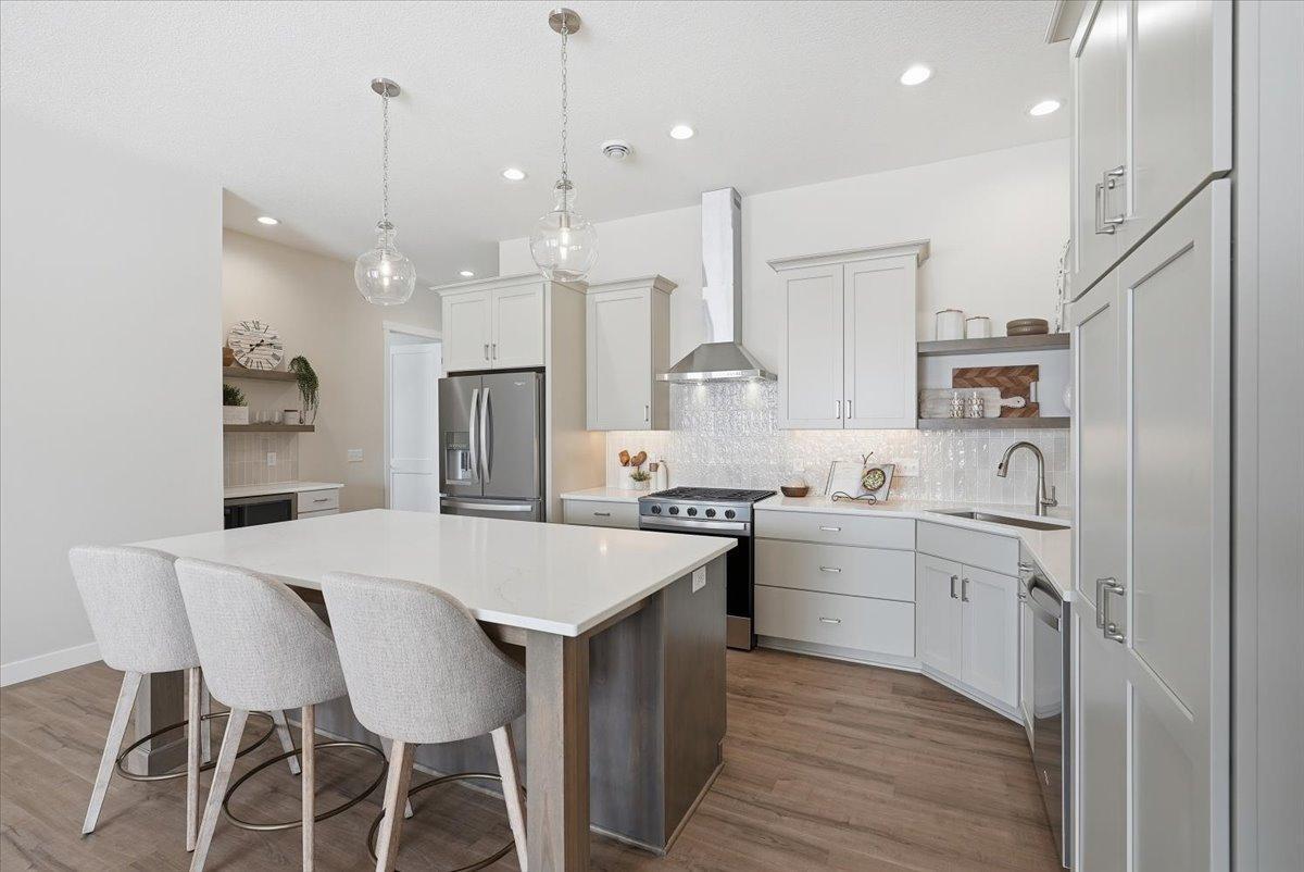 09-Kitchen & Dining.jpg