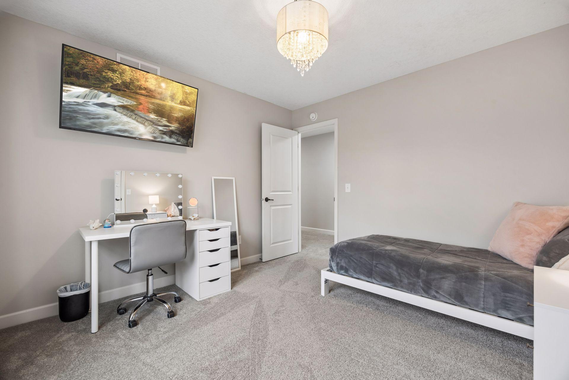 Upper Level Bedroom 2