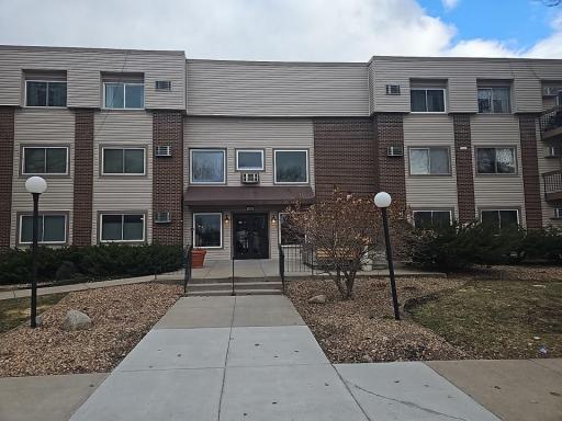2800 Hillsboro Avenue N, 307, New Hope, MN 55427