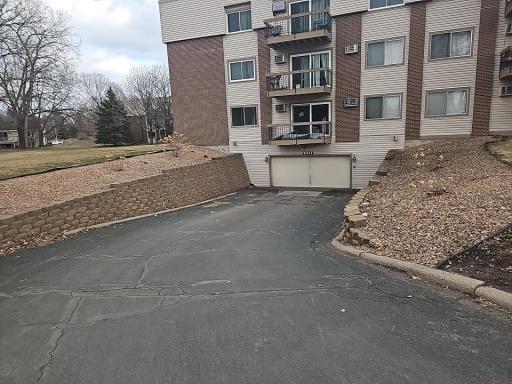 2800 Hillsboro Avenue N, 307, New Hope, MN 55427