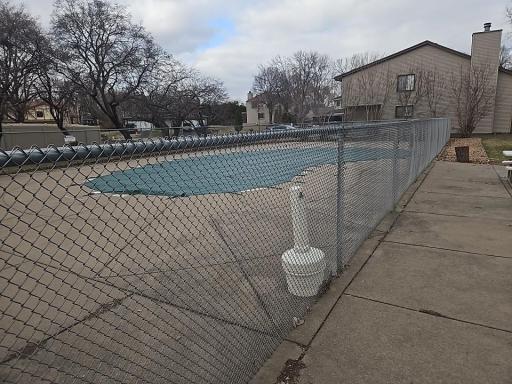 2800 Hillsboro Avenue N, 307, New Hope, MN 55427