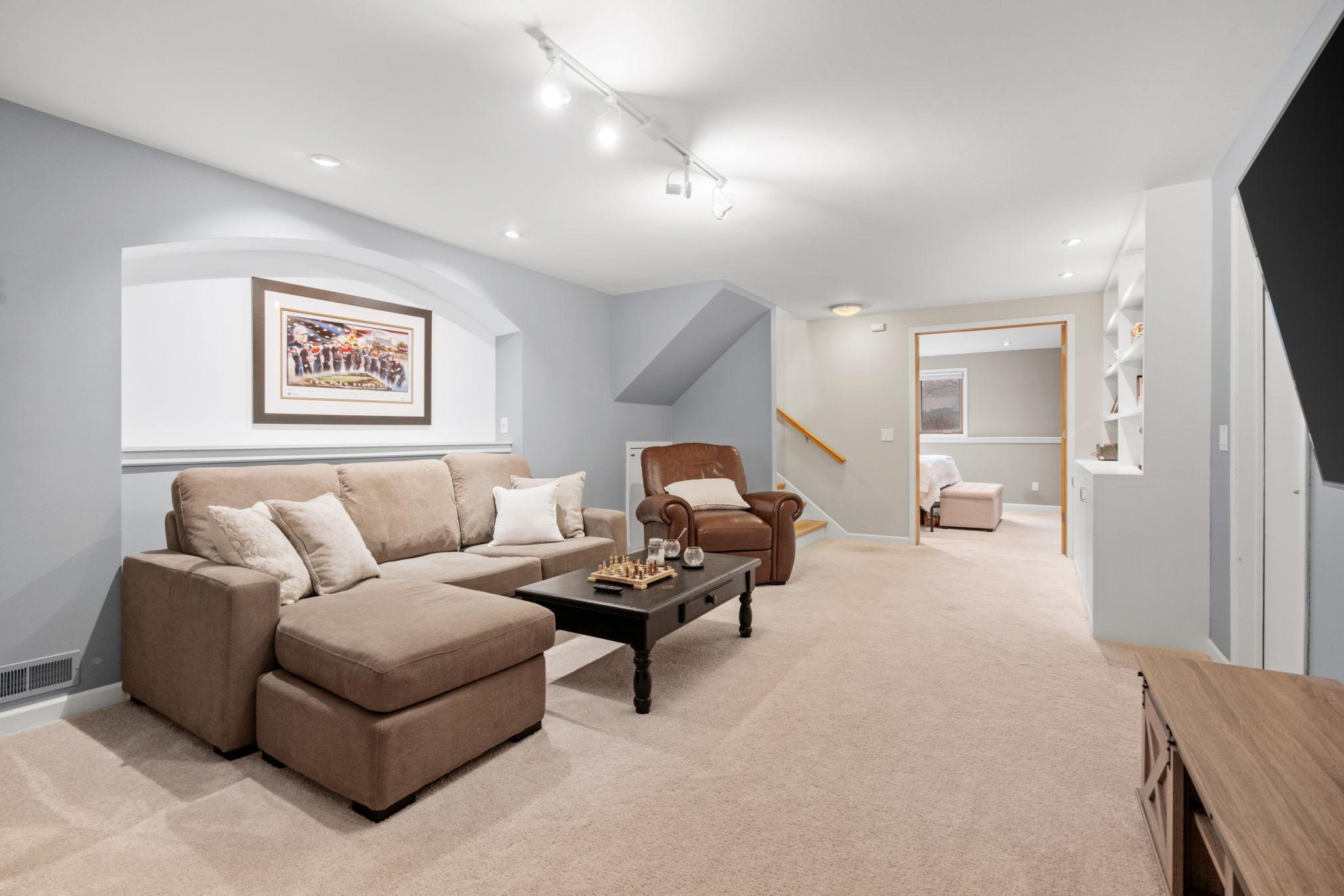 54-web-or-mls-13898 78th Ave N-54.jpg