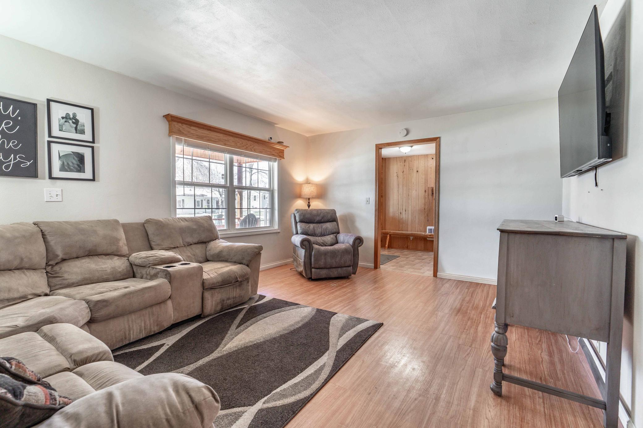 400 W Douglas Ave FF-205.jpg