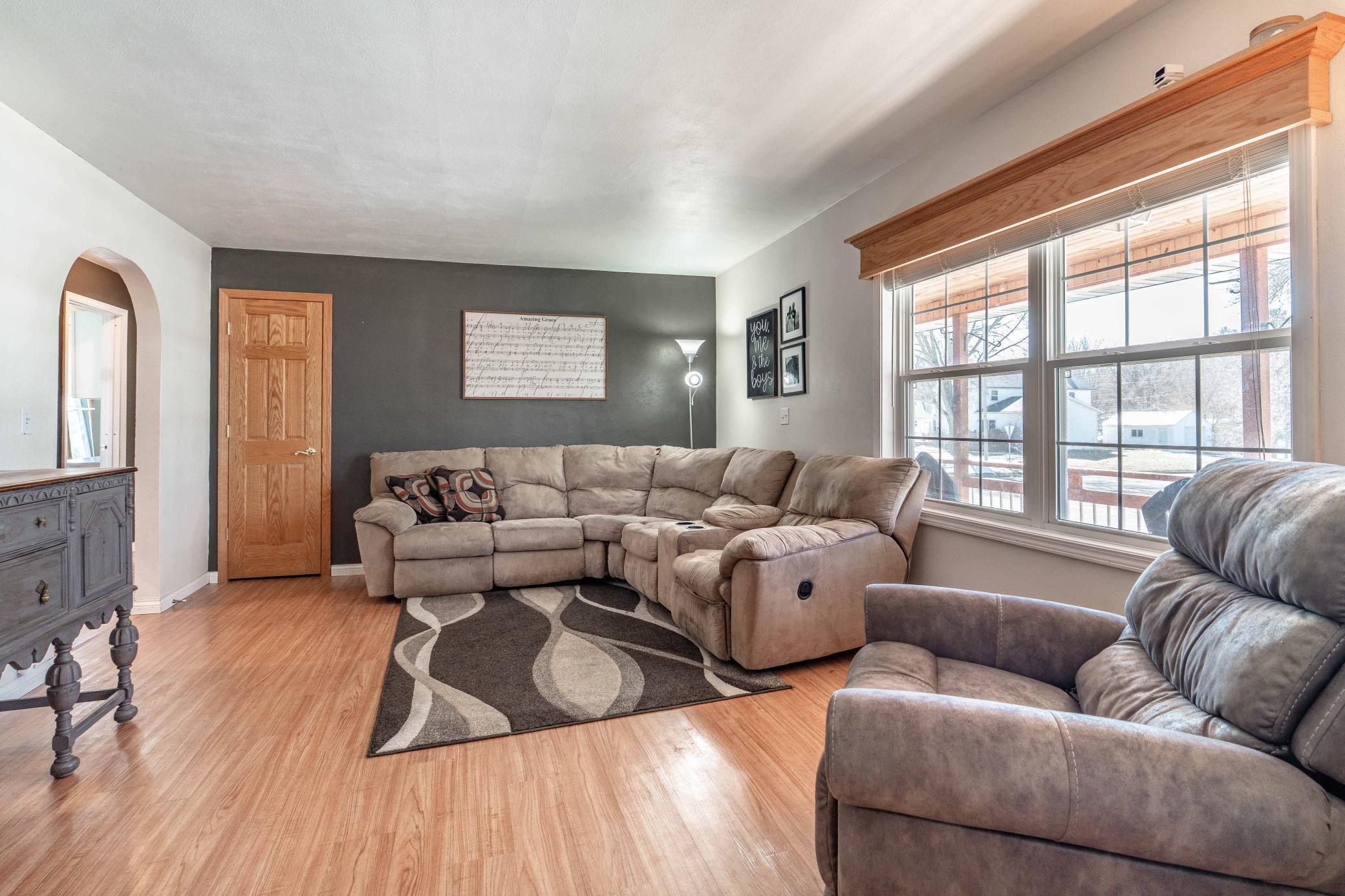 400 W Douglas Ave FF-203.jpg