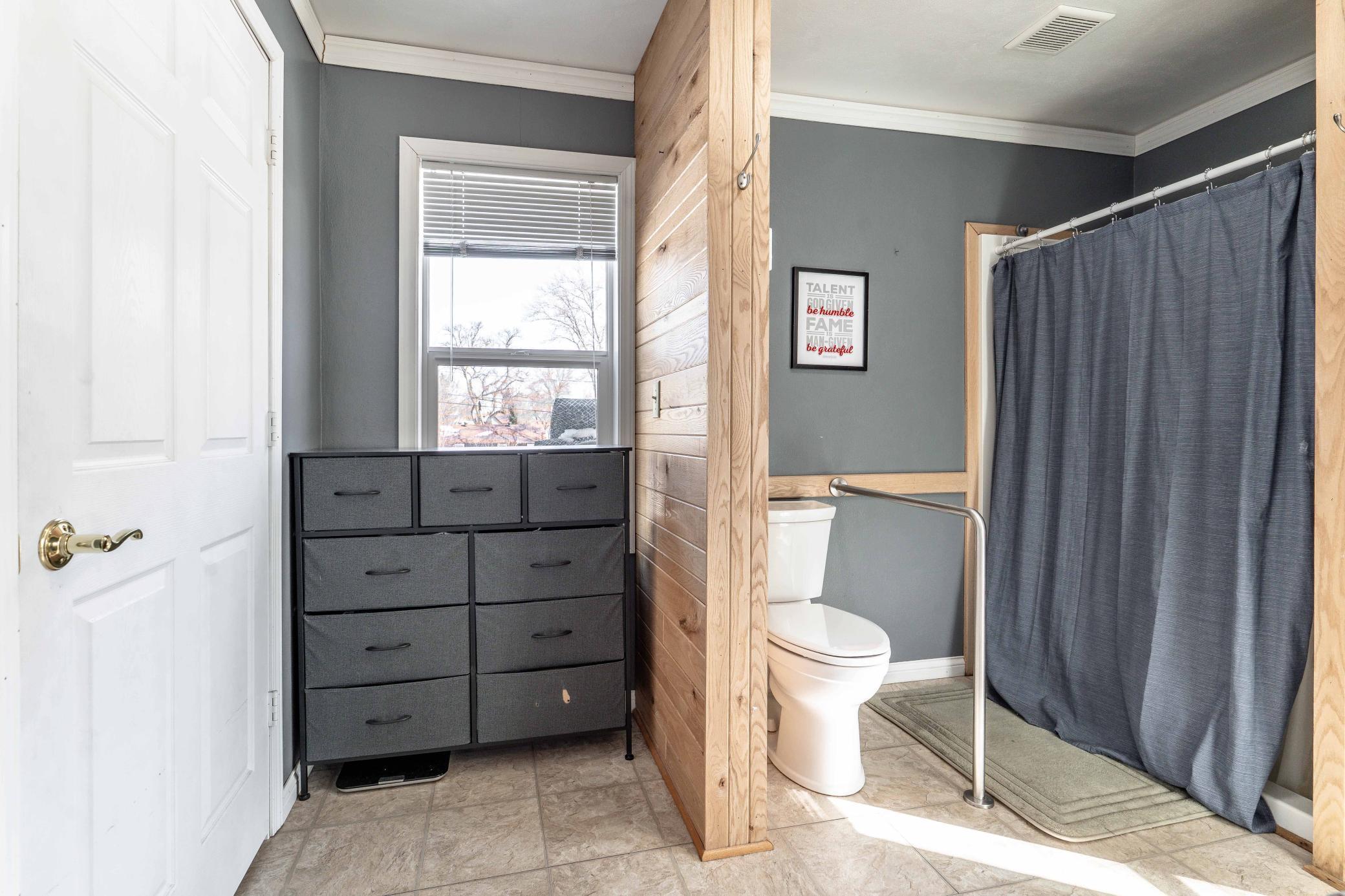 400 W Douglas Ave FF-221.jpg