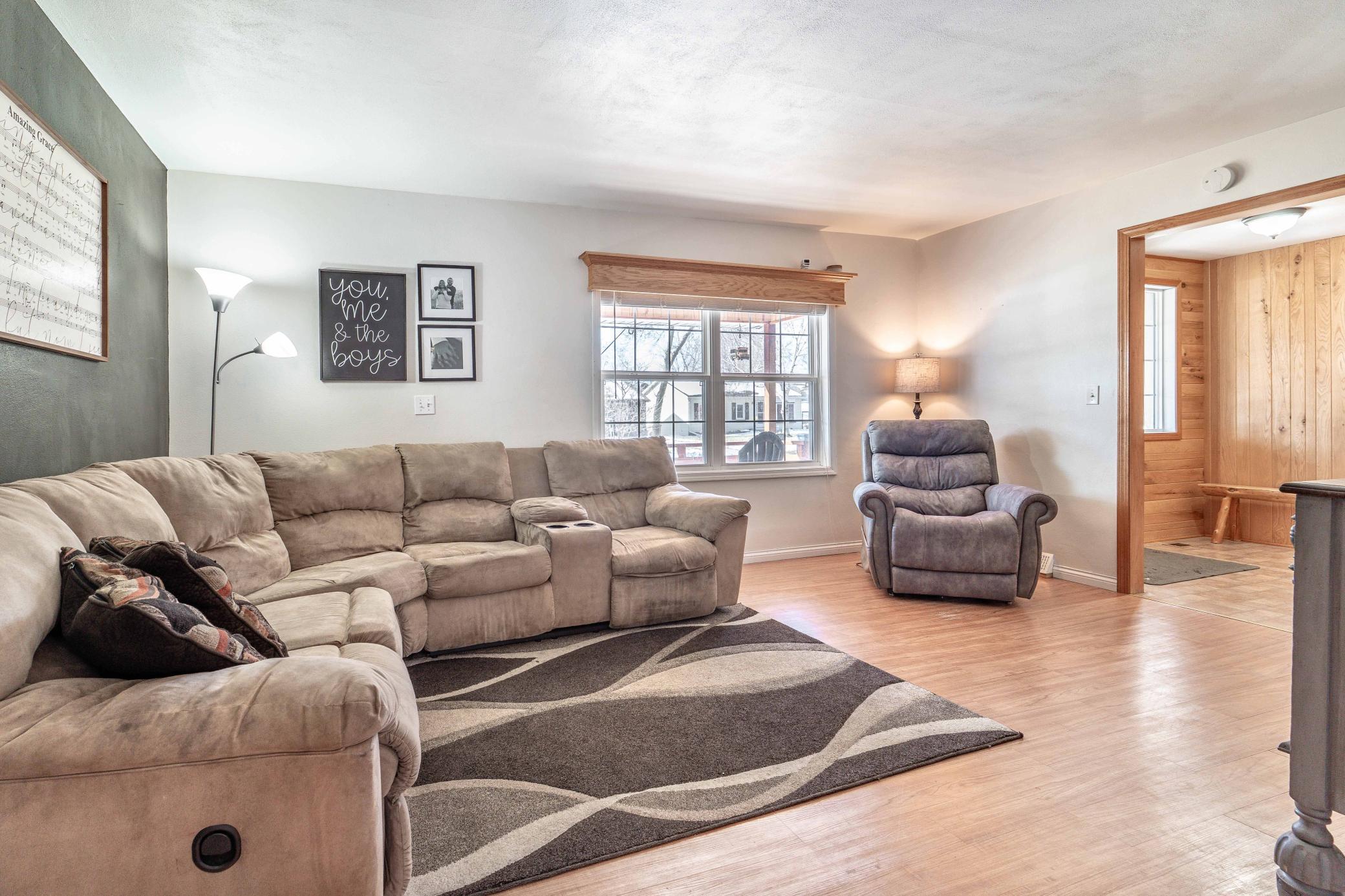 400 W Douglas Ave FF-206.jpg