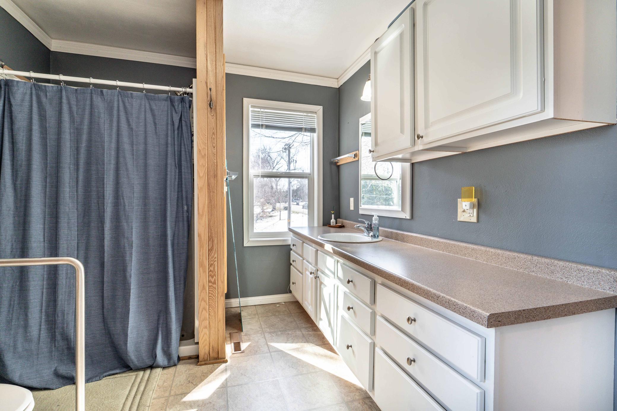 400 W Douglas Ave FF-222.jpg