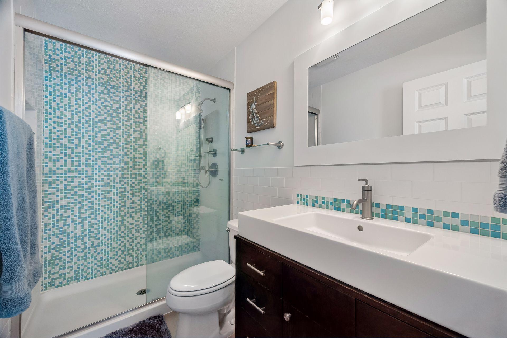 Three quarter bath in primary bedroom